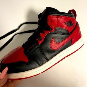 Boys Jordan Retro 1s